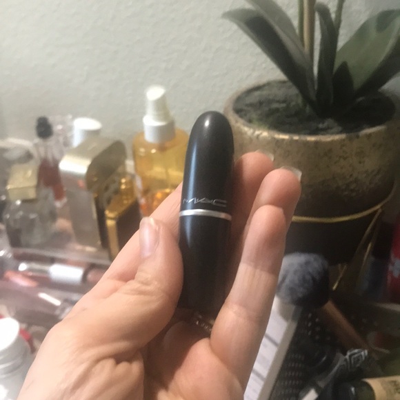 Mac Lipstick Yash - Picture 3 of 3